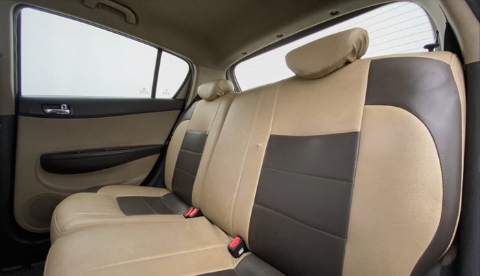 2014 Hyundai i20 SPORTZ 1.2 VTVT, Petrol, Manual, 52,015 km, Right Side Rear Door Cabin