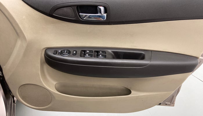 2014 Hyundai i20 SPORTZ 1.2 VTVT, Petrol, Manual, 52,015 km, Driver Side Door Panels Control