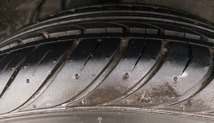 2014 Hyundai i20 SPORTZ 1.2 VTVT, Petrol, Manual, 52,015 km, Left Rear Tyre Tread