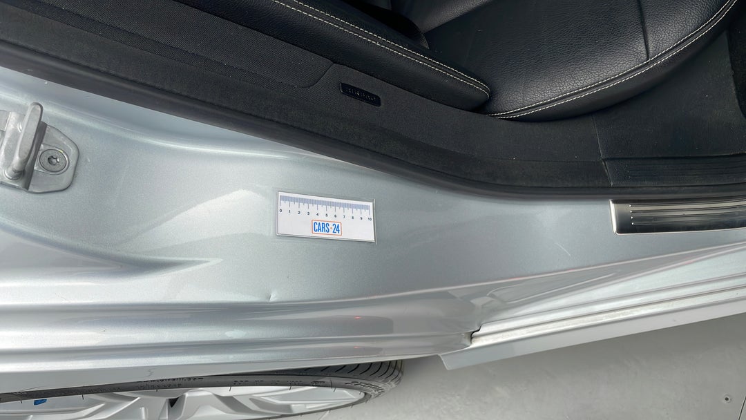 Door Sills Rear RHS Dent