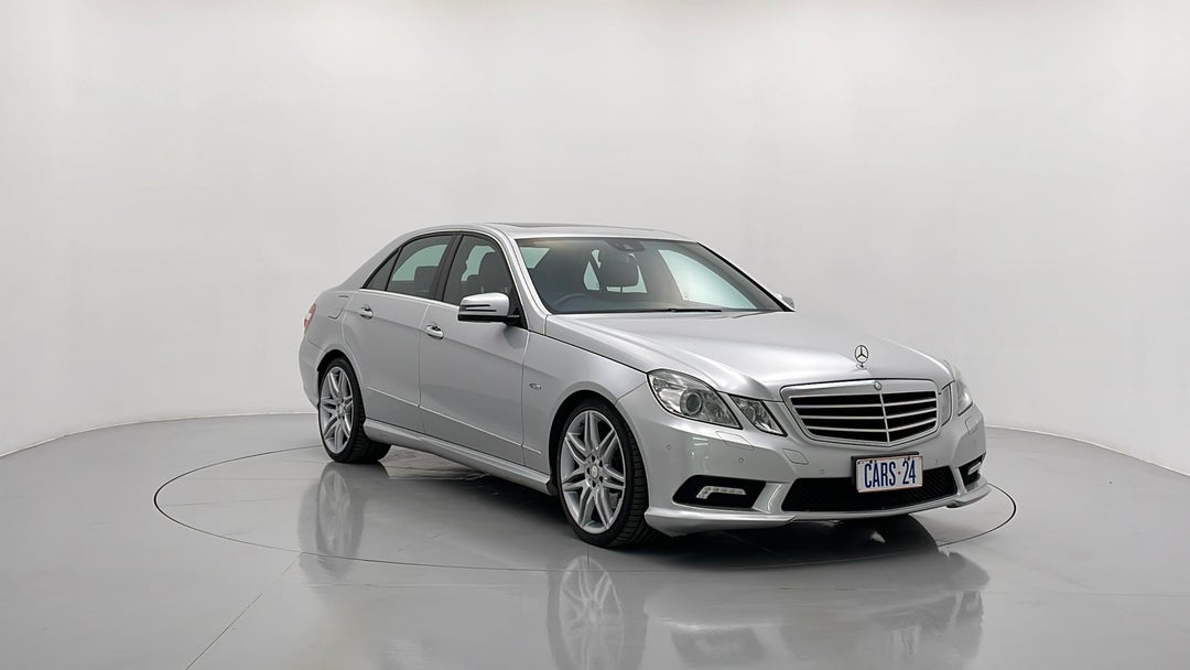 Right Front Diagonal (45- Degree) View