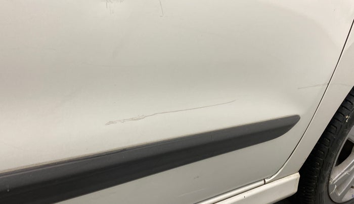 2014 Maruti Wagon R Stingray VXI, Petrol, Manual, 56,367 km, Driver-side door - Minor scratches