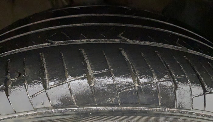 2019 Hyundai Elite i20 ASTA 1.2 (O), Petrol, Manual, 38,136 km, Right Front Tyre Tread