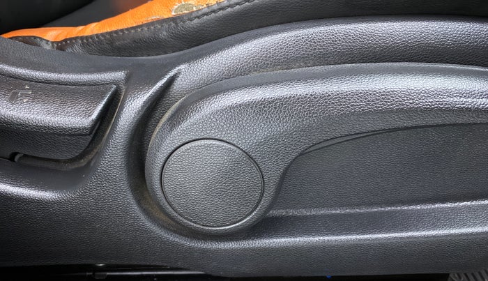 2016 Hyundai i20 Active 1.2 S, Petrol, Manual, 29,527 km, Driver Side Adjustment Panel