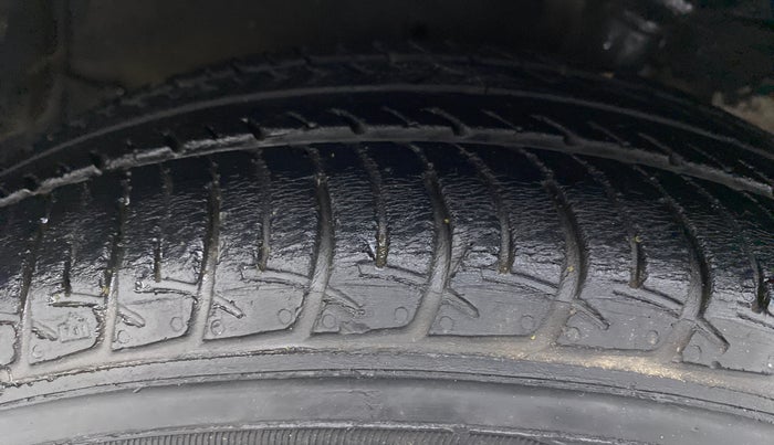 2018 Maruti Celerio ZXI, Petrol, Manual, 39,317 km, Left Front Tyre Tread