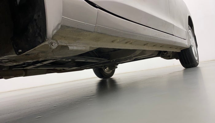 2015 Honda City 1.5L I-VTEC V MT, Petrol, Manual, 76,384 km, Left running board - Paint has minor damage