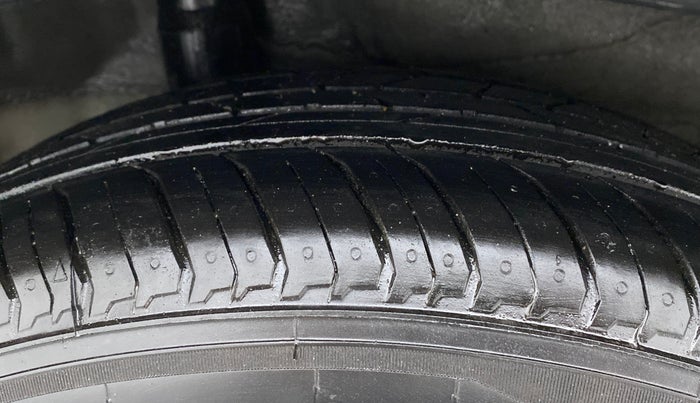2017 Honda BR-V 1.5L I-VTEC S, Petrol, Manual, 36,636 km, Right Rear Tyre Tread