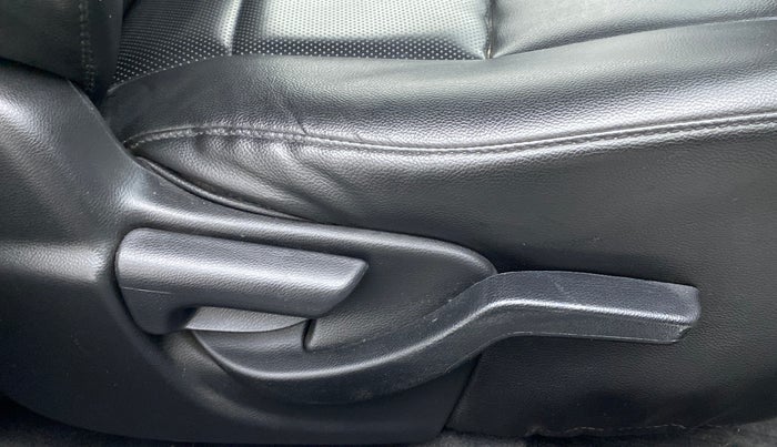2017 Honda BR-V 1.5L I-VTEC S, Petrol, Manual, 36,636 km, Driver Side Adjustment Panel