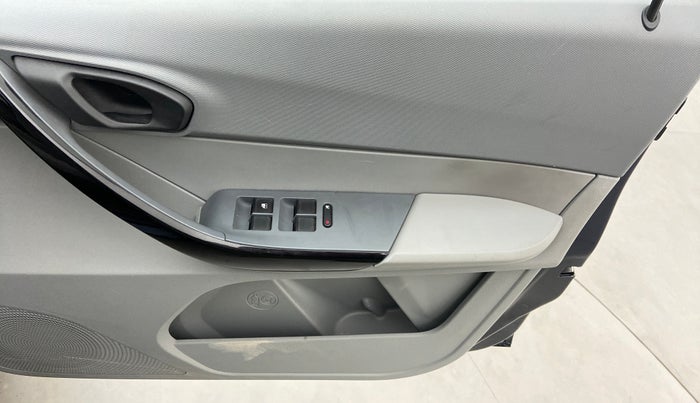 2021 Tata TIGOR XMA PETROL, Petrol, Automatic, 9,759 km, Driver Side Door Panels Control