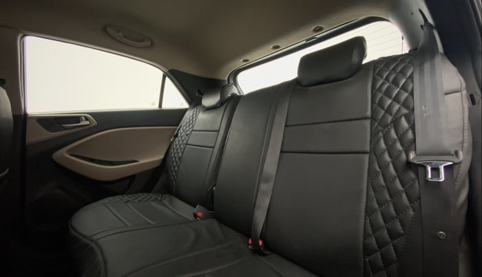 2014 Hyundai Elite i20 ASTA 1.2, Petrol, Manual, 84,070 km, Right Side Rear Door Cabin