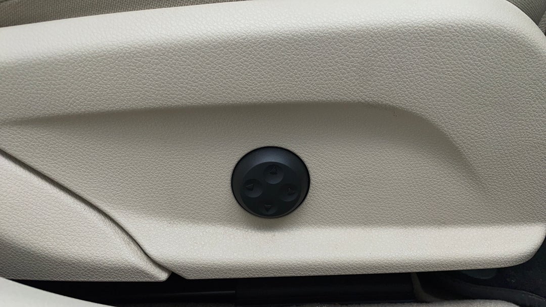 2016 Mercedes-benz C250 C250, Automatic, 61357 km, Drivers Side Adjustment Panel