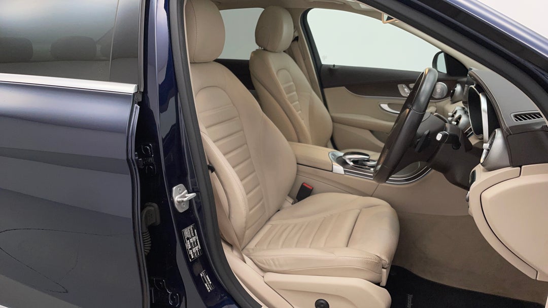 2016 Mercedes-benz C250 C250, Automatic, 61357 km, Right Side Front Door Cabin View