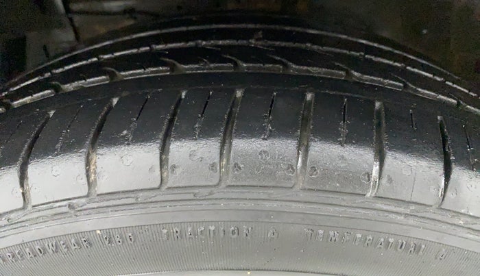 2018 Maruti Ciaz ALPHA 1.5 MT VTVT SHVS, Petrol, Manual, 44,864 km, Left Front Tyre Tread