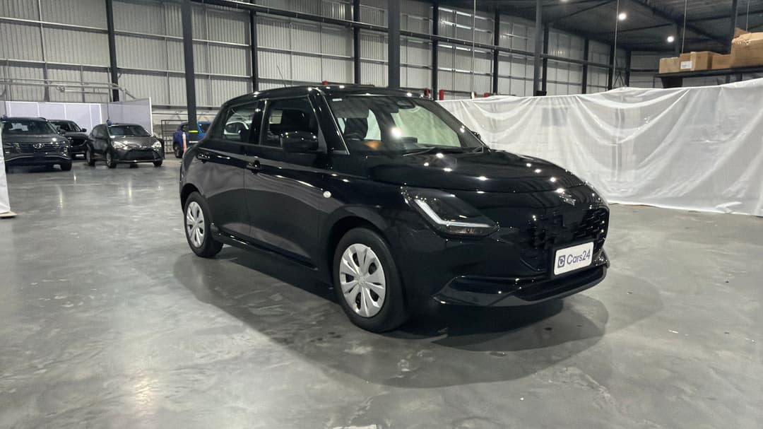 2024 Suzuki Swift Hybrid, Automatic, 12030 km, Right Front Diagonal (45- Degree) View