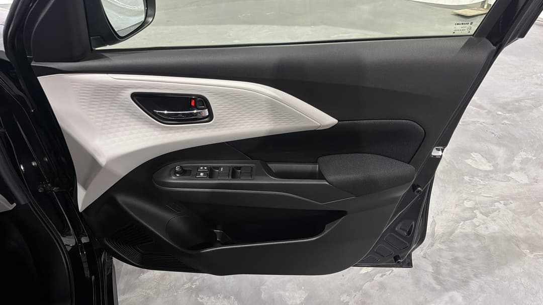 2024 Suzuki Swift Hybrid, Automatic, 12030 km, Speaker View