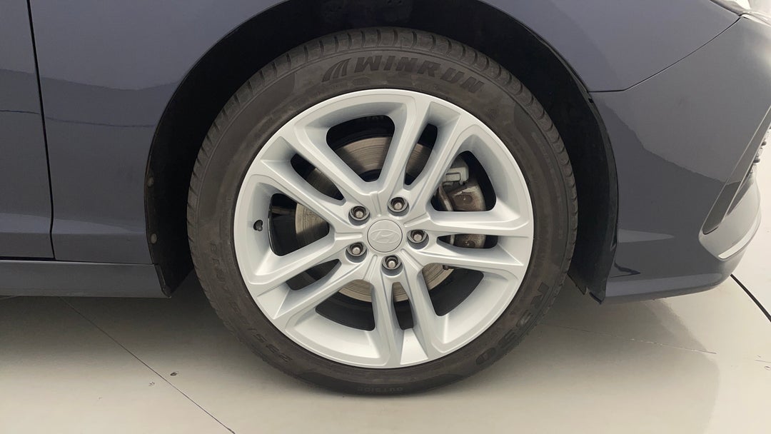 2018 Hyundai Sonata Active, Automatic, 83940 km, Right Front Wheel