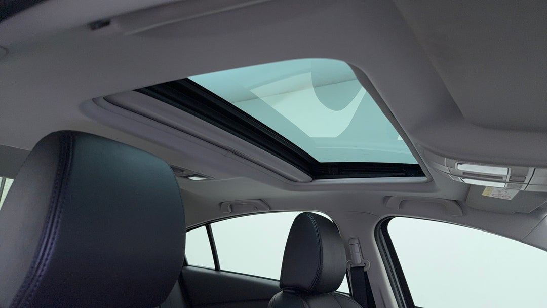 Interior Sunroof/Moonroof
