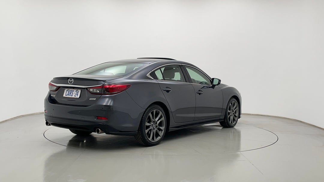 Right Back Diagonal (45- Degree) View