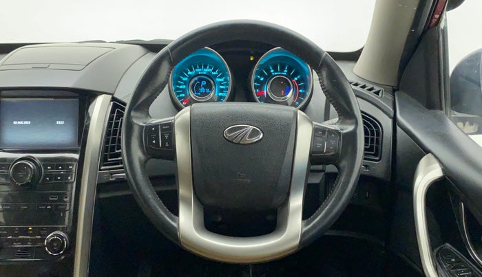 2019 Mahindra XUV500 W11 (O) AT, Diesel, Automatic, 79,978 km, Steering Wheel Close Up