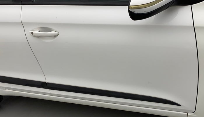 2016 Hyundai Elite i20 SPORTZ 1.2, Petrol, Manual, 1,12,617 km, Driver-side door - Paint has faded
