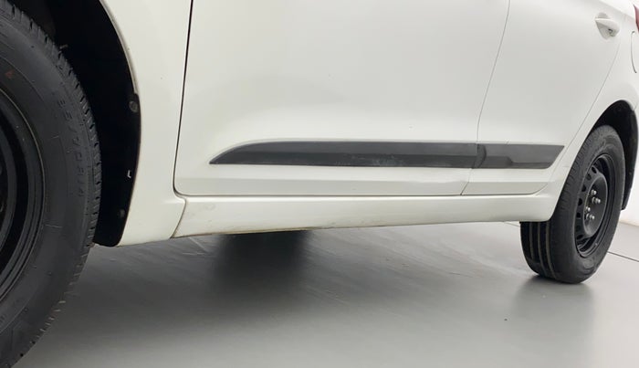 2016 Hyundai Elite i20 SPORTZ 1.2, Petrol, Manual, 1,12,617 km, Left running board - Paint is slightly faded