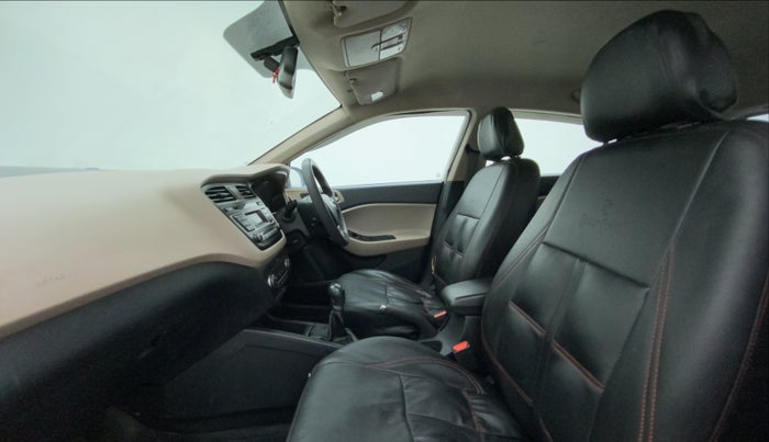 2016 Hyundai Elite i20 SPORTZ 1.2, Petrol, Manual, 1,12,617 km, Right Side Front Door Cabin