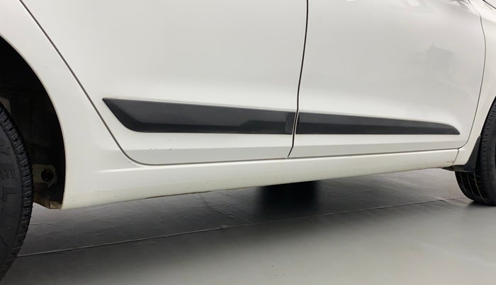 2016 Hyundai Elite i20 SPORTZ 1.2, Petrol, Manual, 1,12,617 km, Right running board - Minor scratches
