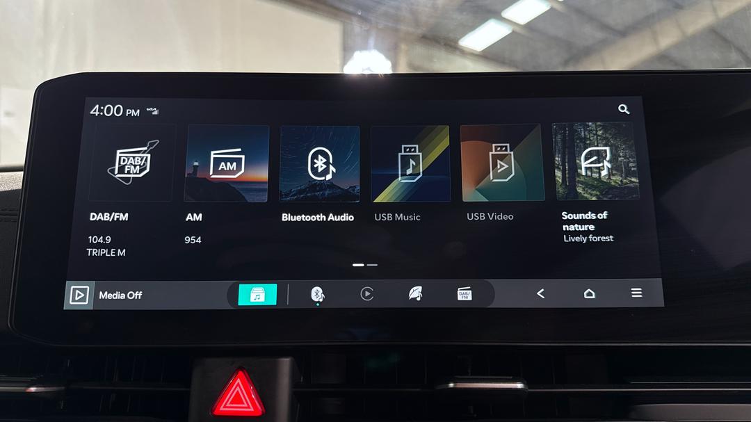 2025 Kia Carnival Sport+, Automatic, 3216 km, Infotainment System