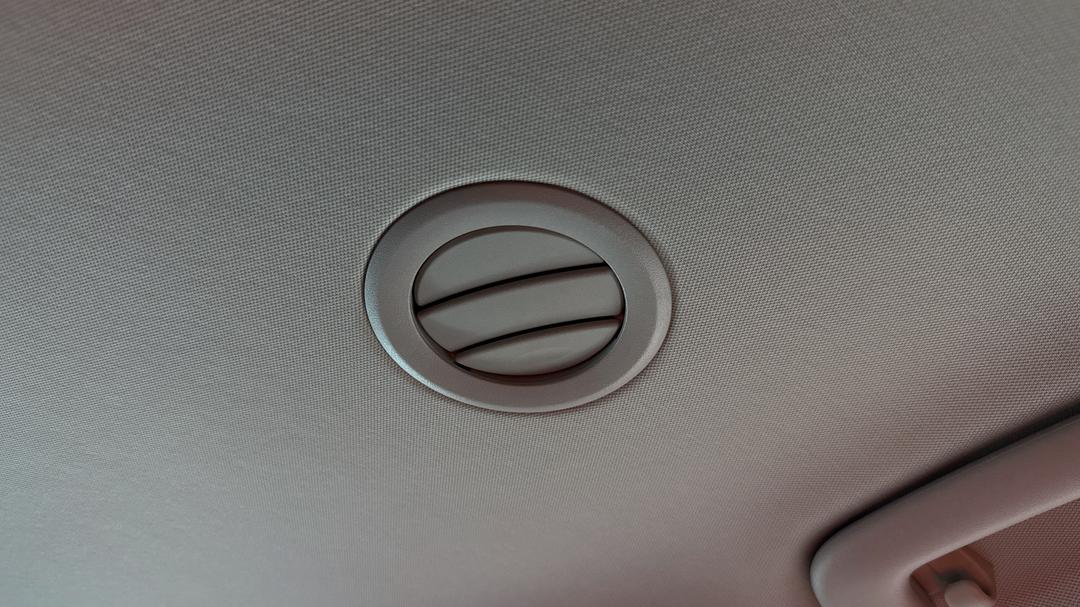 2025 Kia Carnival Sport+, Automatic, 3216 km, Rear A/C Vent