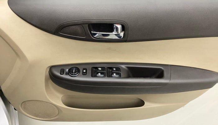 2014 Hyundai i20 MAGNA 1.2, Petrol, Manual, 58,018 km, Driver Side Door Panels Control