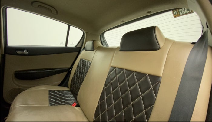 2014 Hyundai i20 MAGNA 1.2, Petrol, Manual, 58,018 km, Right Side Rear Door Cabin