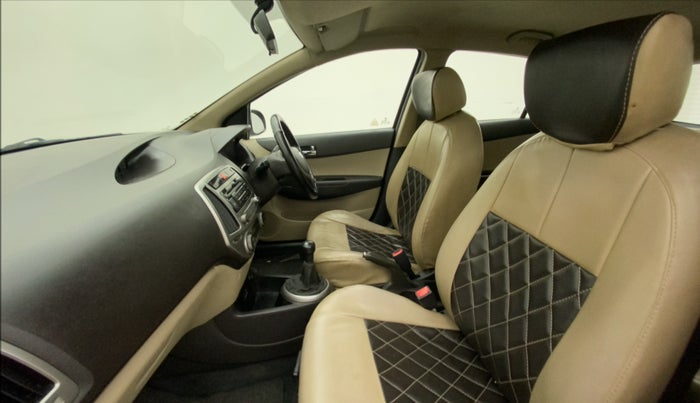 2014 Hyundai i20 MAGNA 1.2, Petrol, Manual, 58,018 km, Right Side Front Door Cabin