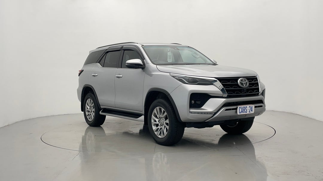 Right Front Diagonal (45- Degree) View