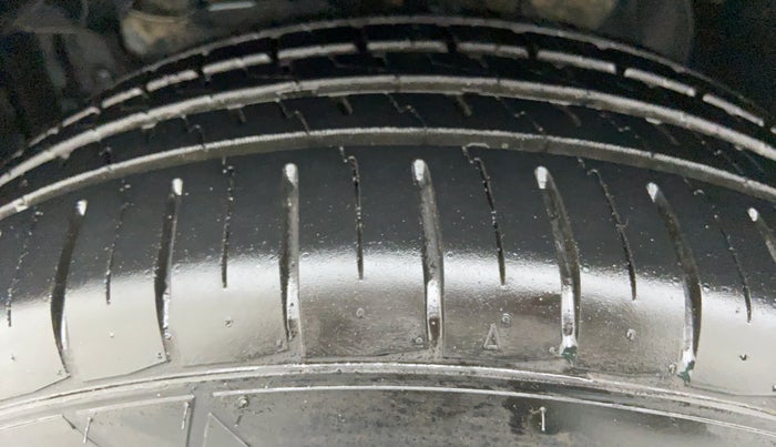 2018 Maruti Vitara Brezza LDI OPT, Diesel, Manual, 75,838 km, Left Front Tyre Tread