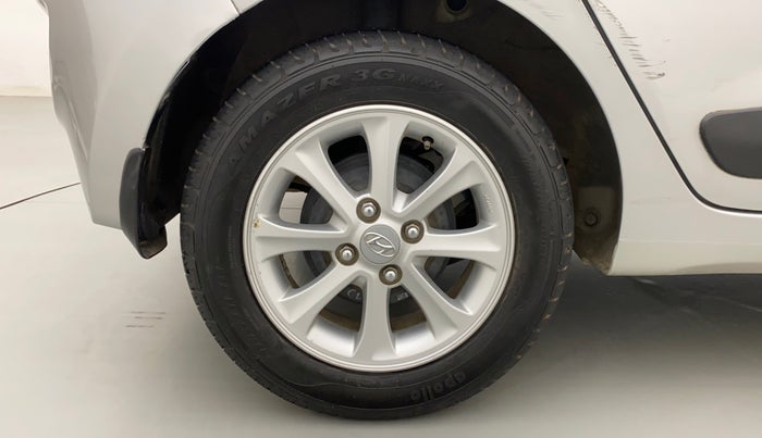 2015 Hyundai Grand i10 ASTA AT 1.2 KAPPA VTVT, Petrol, Automatic, 43,619 km, Right Rear Wheel