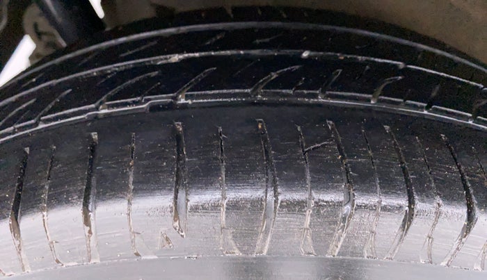 2014 Maruti Wagon R 1.0 VXI, Petrol, Manual, 59,374 km, Right Rear Tyre Tread