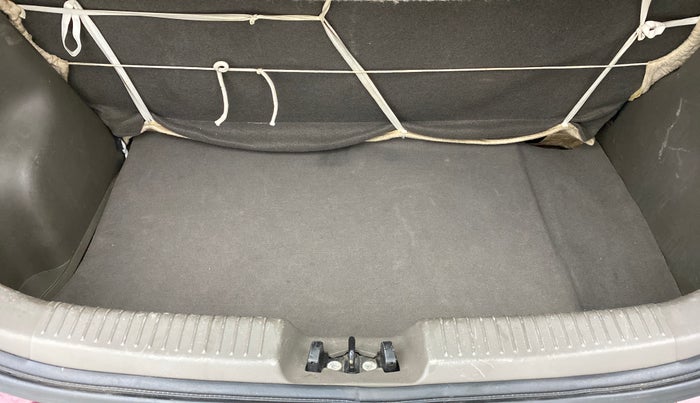 2014 Hyundai i10 SPORTZ 1.1 IRDE2, Petrol, Manual, 49,726 km, Boot Inside
