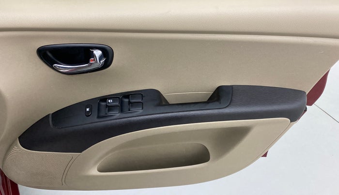 2014 Hyundai i10 SPORTZ 1.1 IRDE2, Petrol, Manual, 49,726 km, Driver Side Door Panels Control