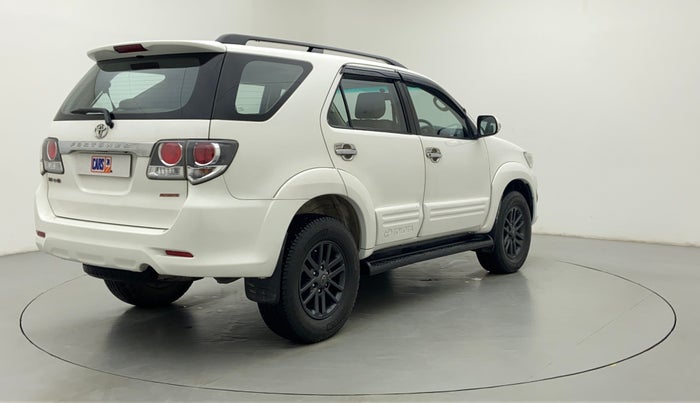 2015 Toyota Fortuner 3.0 AT 4X2, Diesel, Automatic, 1,17,453 km, Right Back Diagonal