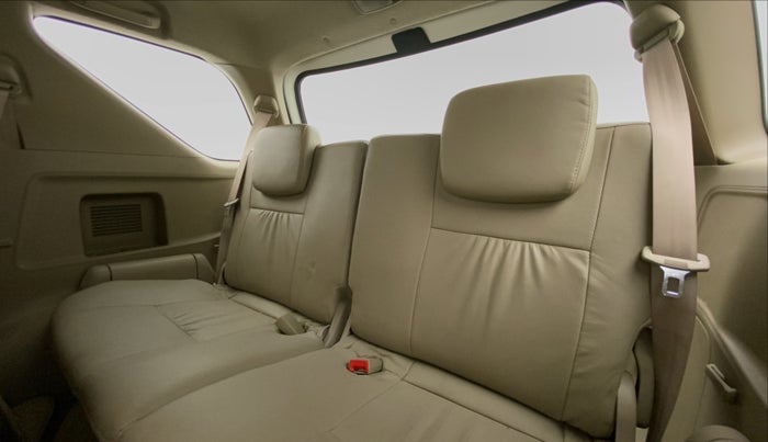 2015 Toyota Fortuner 3.0 AT 4X2, Diesel, Automatic, 1,17,453 km, Third Seat Row ( optional )