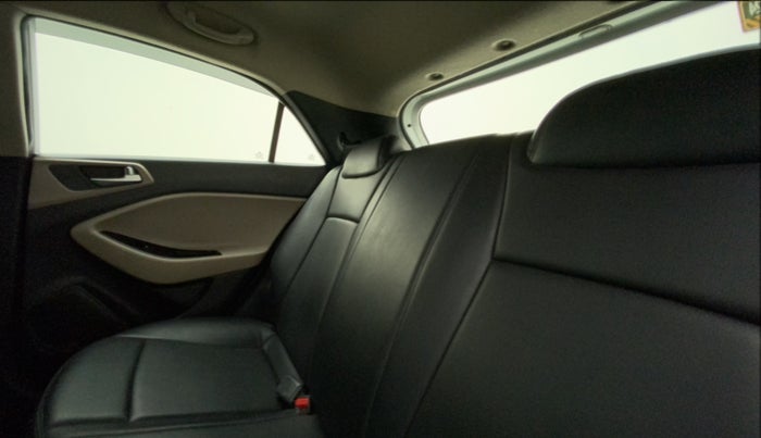 2019 Hyundai Elite i20 MAGNA PLUS 1.4 CRDI, Diesel, Manual, 62,874 km, Right Side Rear Door Cabin