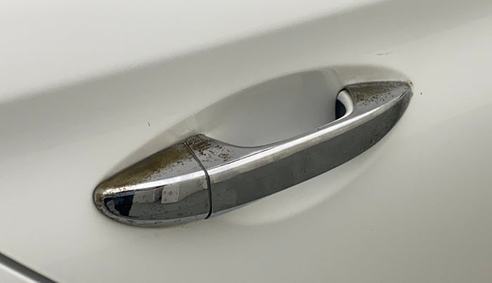 2019 Hyundai Elite i20 MAGNA PLUS 1.4 CRDI, Diesel, Manual, 62,874 km, Right rear door - Chrome on handle has slight discoularation