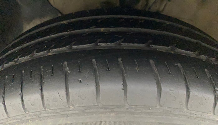 2019 Hyundai Elite i20 MAGNA PLUS 1.4 CRDI, Diesel, Manual, 62,874 km, Left Front Tyre Tread