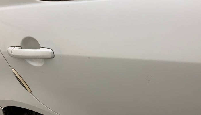 2013 Maruti Swift VXI, Petrol, Manual, 60,801 km, Right rear door - Minor scratches