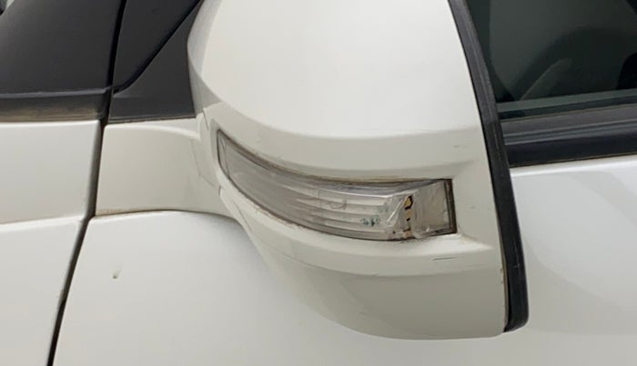 2013 Maruti Swift VXI, Petrol, Manual, 60,801 km, Left rear-view mirror - Indicator light has minor damage