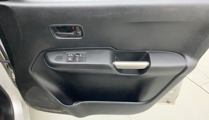 2021 Maruti IGNIS SIGMA 1.2, Petrol, Manual, 44,980 km, Driver Side Door Panels Control