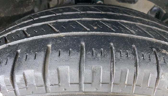 2016 Nissan Terrano XL P, Petrol, Manual, 39,999 km, Right Front Tyre Tread