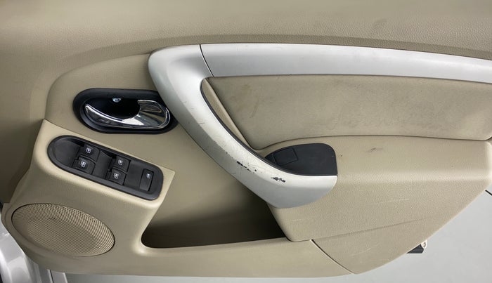 2016 Nissan Terrano XL P, Petrol, Manual, 39,999 km, Driver Side Door Panels Control