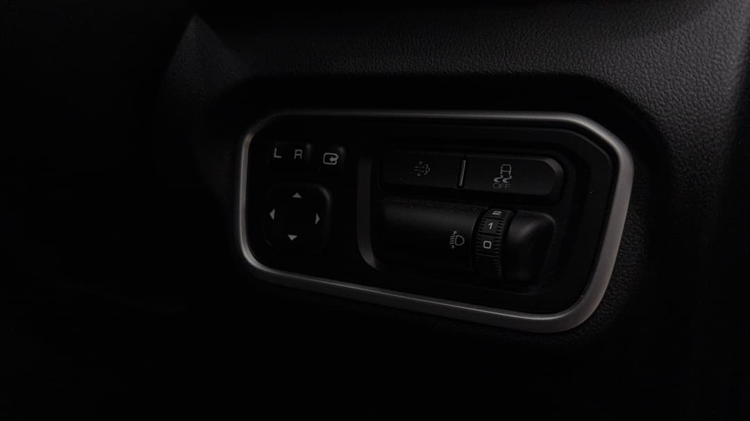 2025 GWM Cannon Ultra (4x4), Automatic, 9646 km, Utility Switches/Buttons