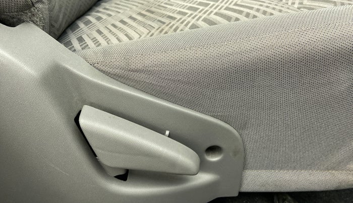 2016 Datsun Go T, Petrol, Manual, 12,476 km, Driver Side Adjustment Panel